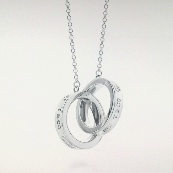 New 💕❤️❤️ Tiffany 🎁💝Tiffany 1837® Interlocking Circles Pendant in Silver.BOX - Picture 6 of 9